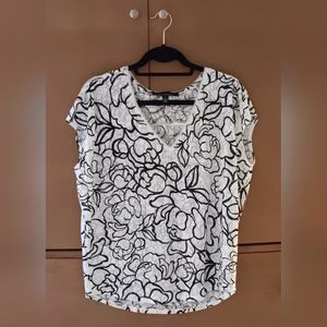 White House Black Market Tee, Size S, Black & White